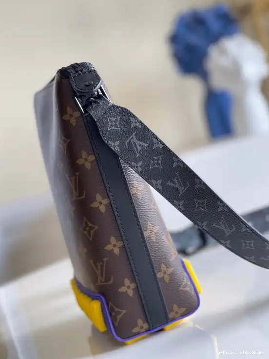 Official oldcobbler LOUIS MESSENGER VUITTON CRUISER 0523